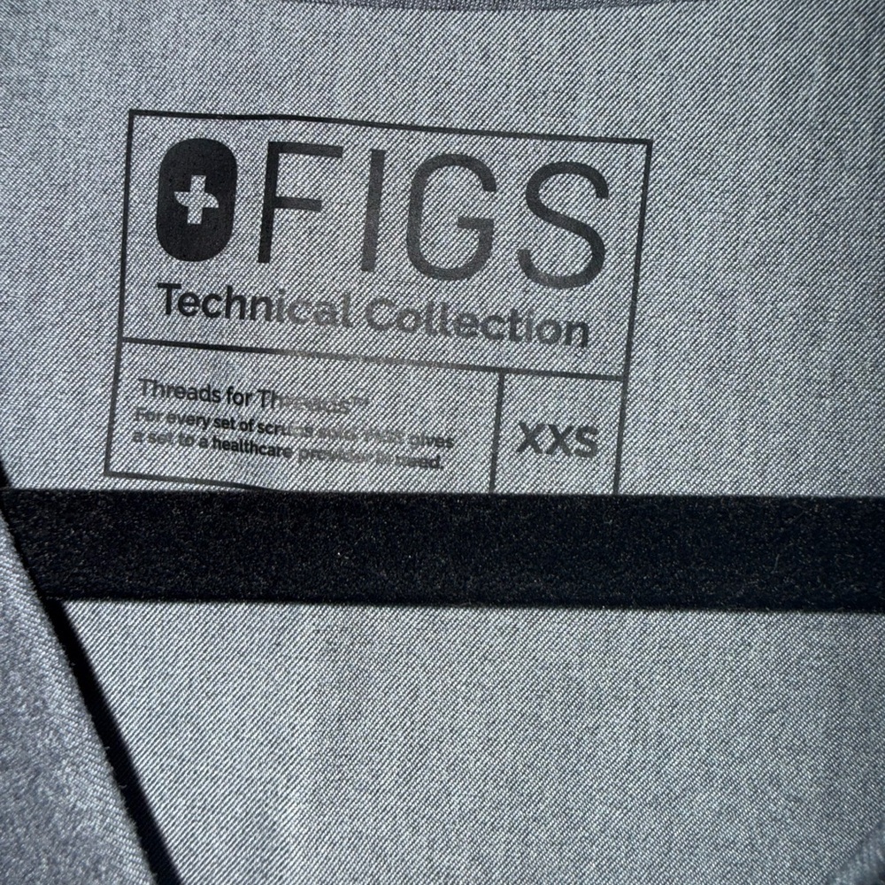 FIGS Scrub Top– XXS ✨ - Picture 4 of 4